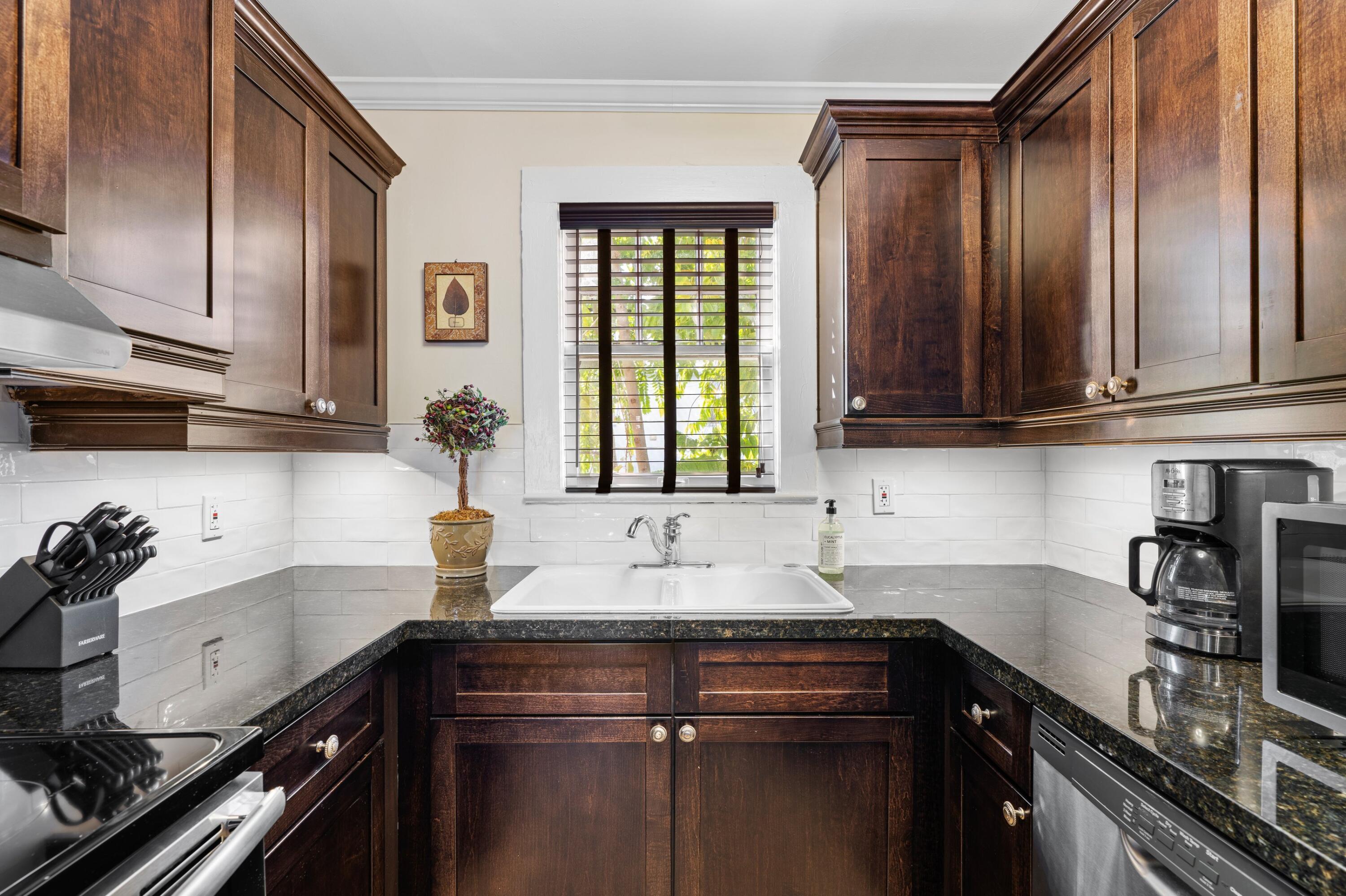 102 SE 7th Avenue Villa 4