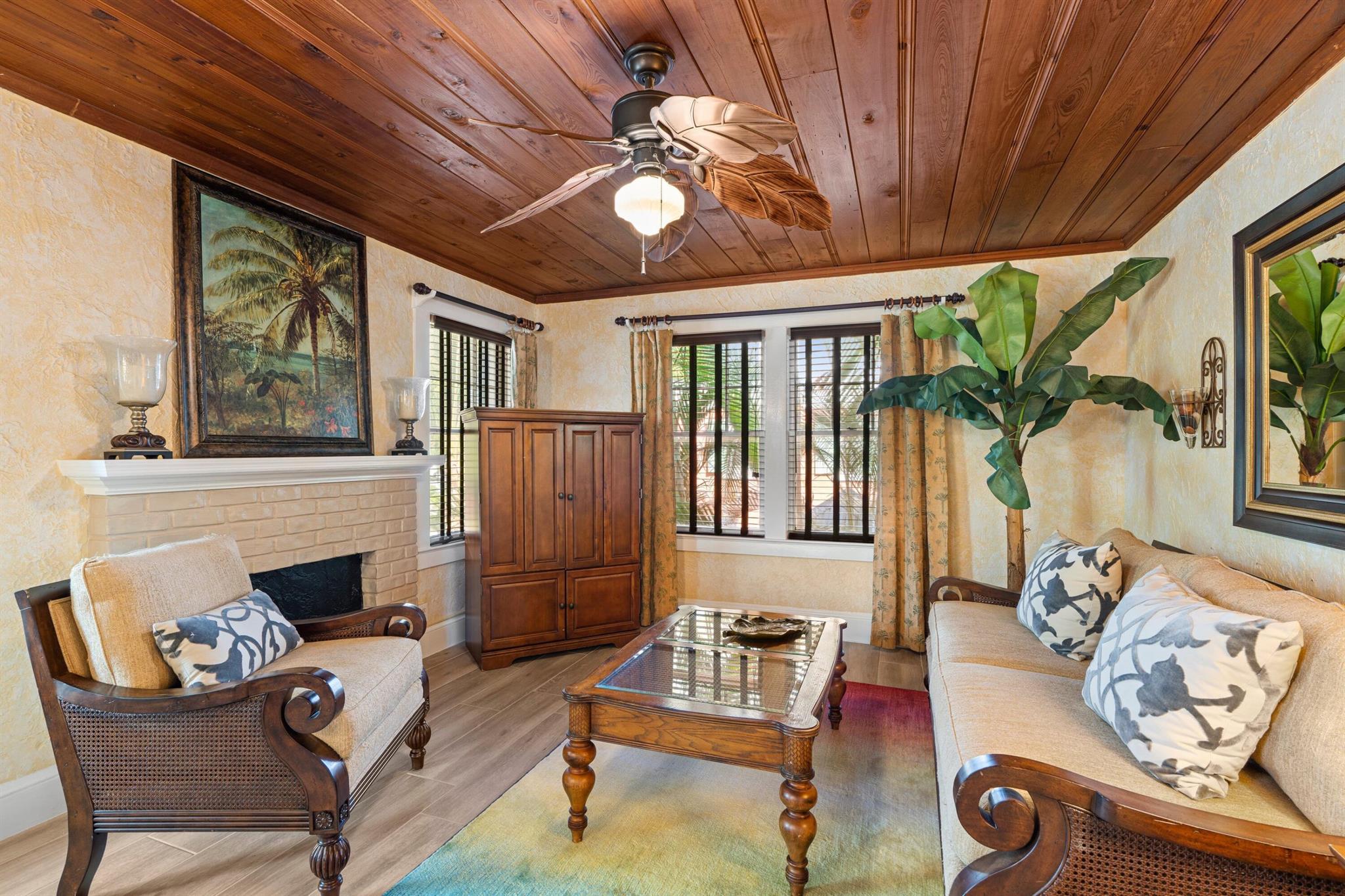 102 SE 7th Avenue Villa 4