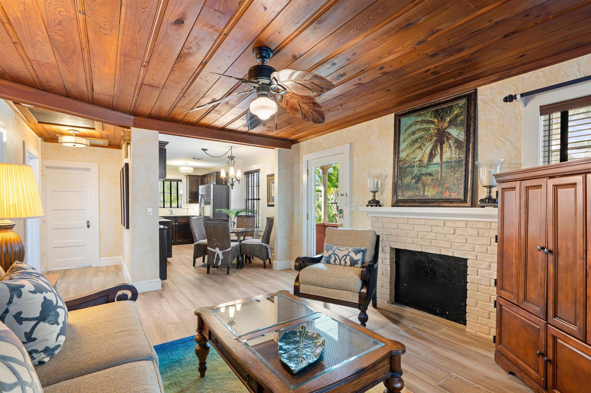 102 SE 7th Avenue Villa 4