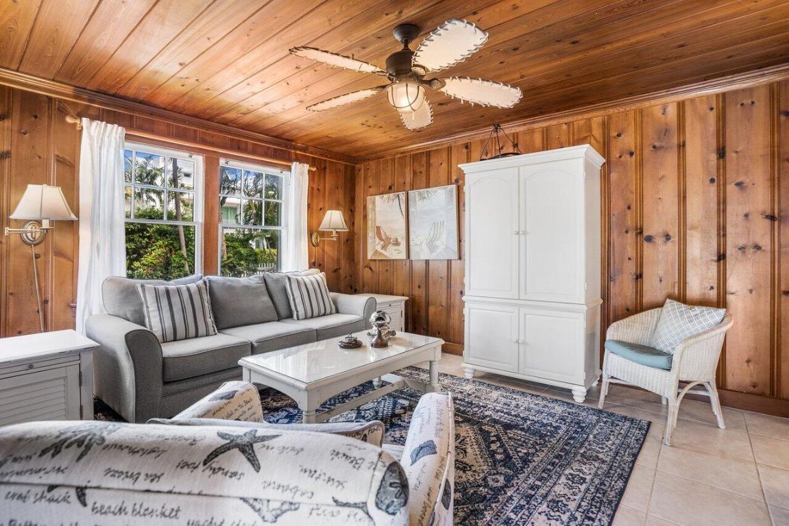 102 SE 7th Avenue Villa 1