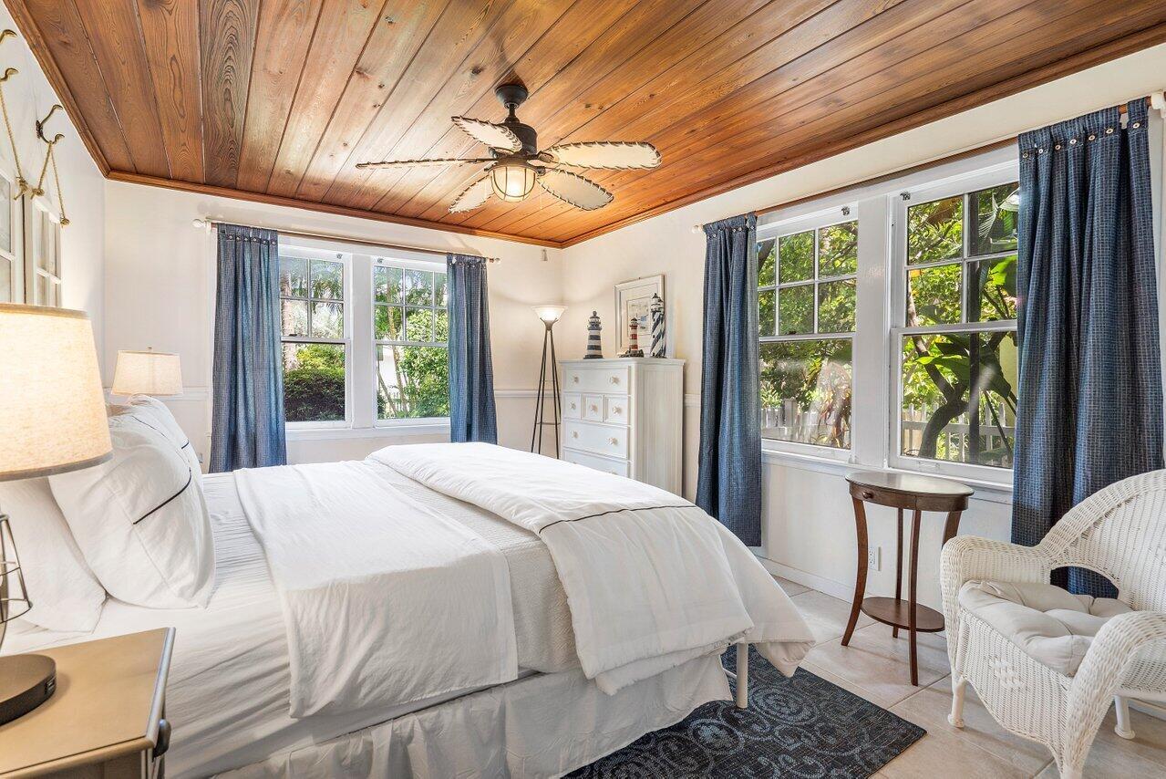 102 SE 7th Avenue Villa 1