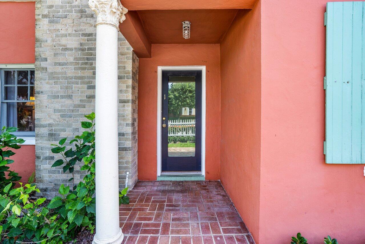 102 SE 7th Avenue Villa 1