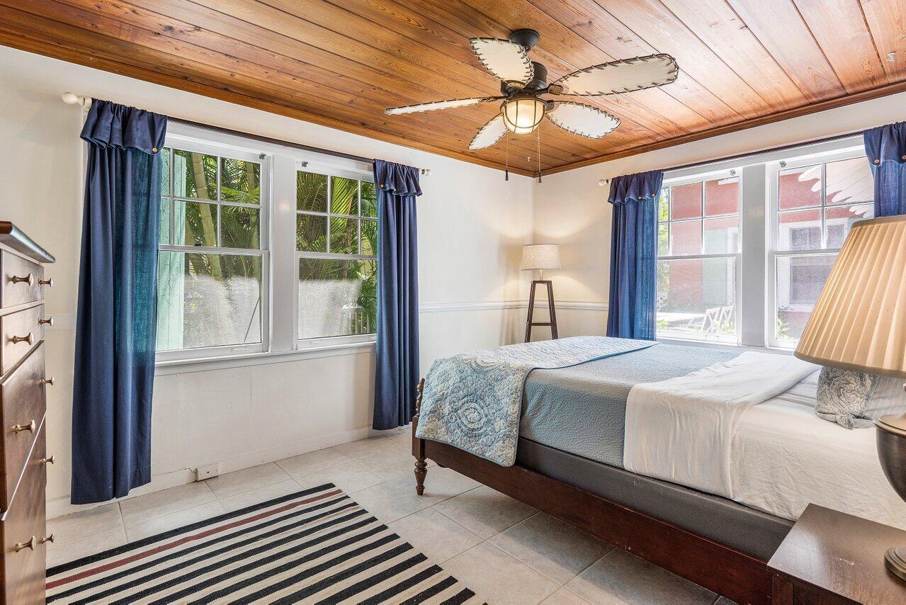 102 SE 7th Avenue Villa 1