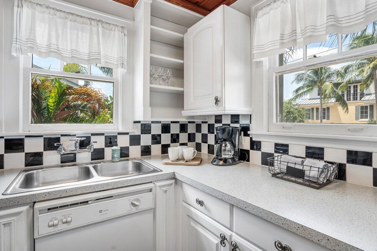 102 SE 7th Avenue Villa 2