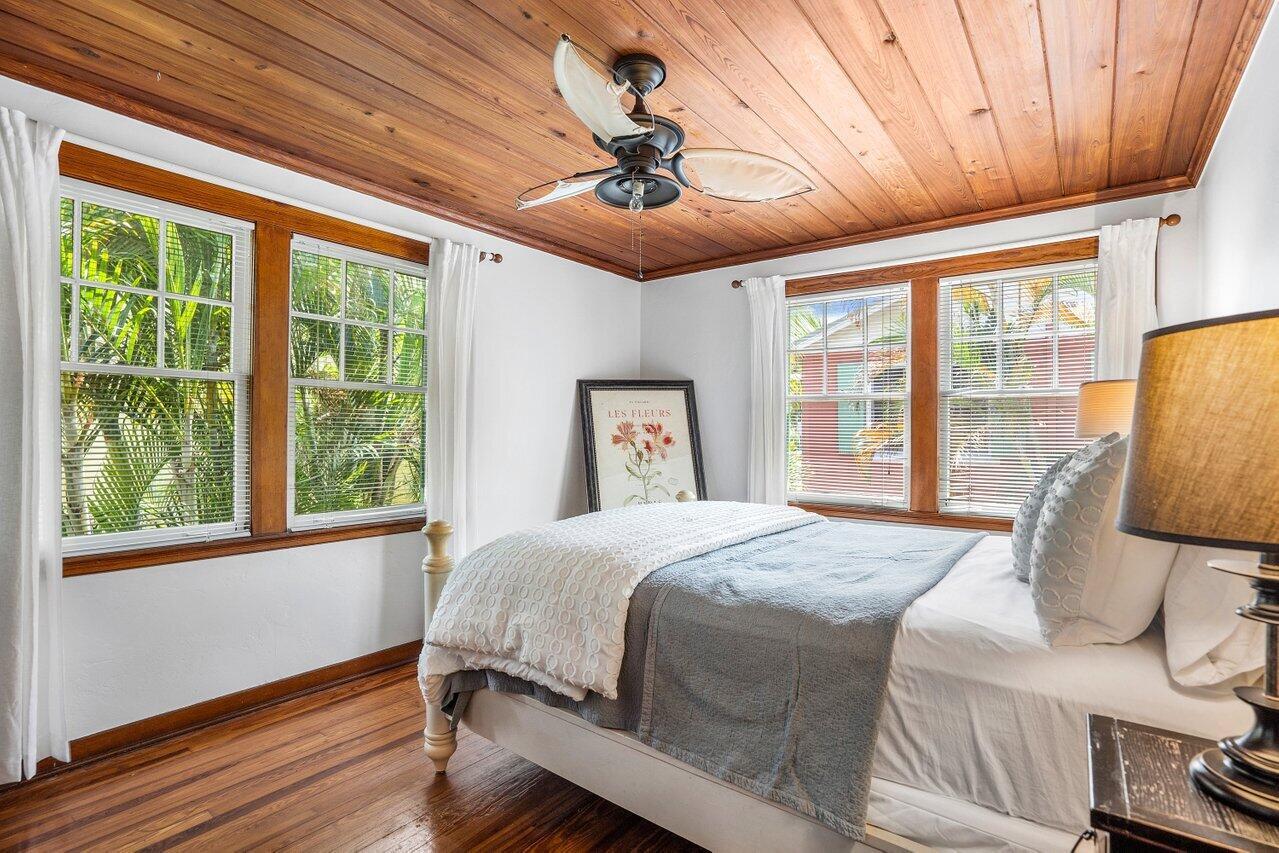 102 SE 7th Avenue Villa 2