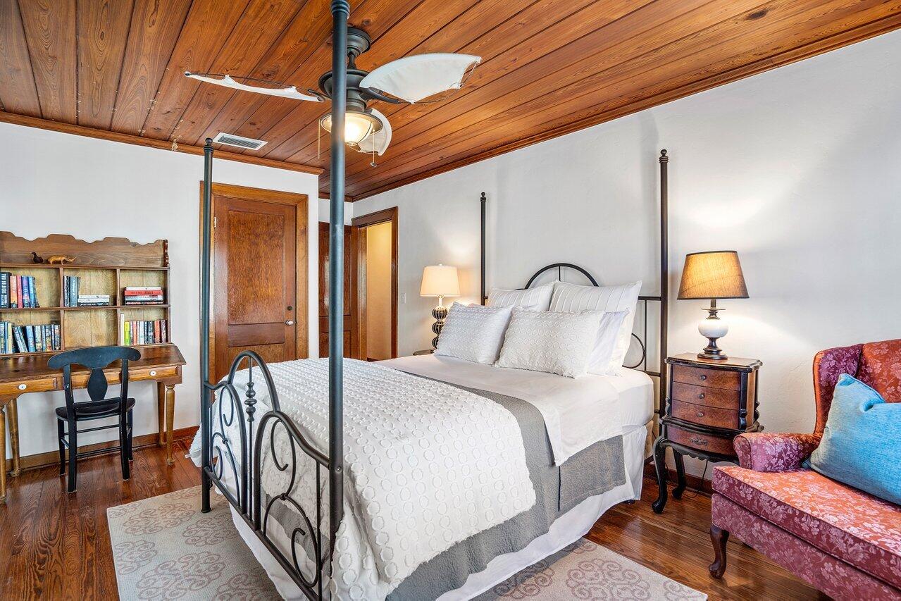 102 SE 7th Avenue Villa 2