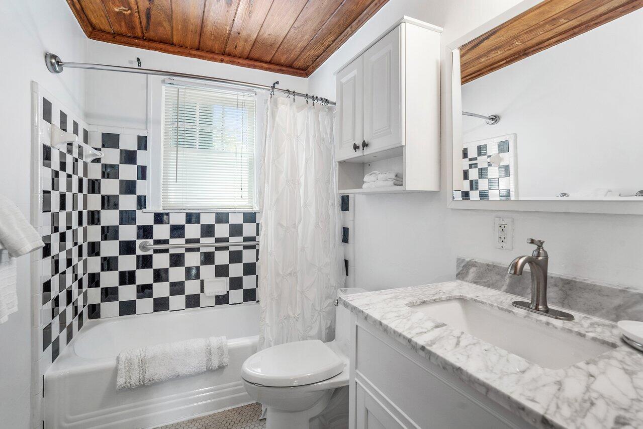 102 SE 7th Avenue Villa 2