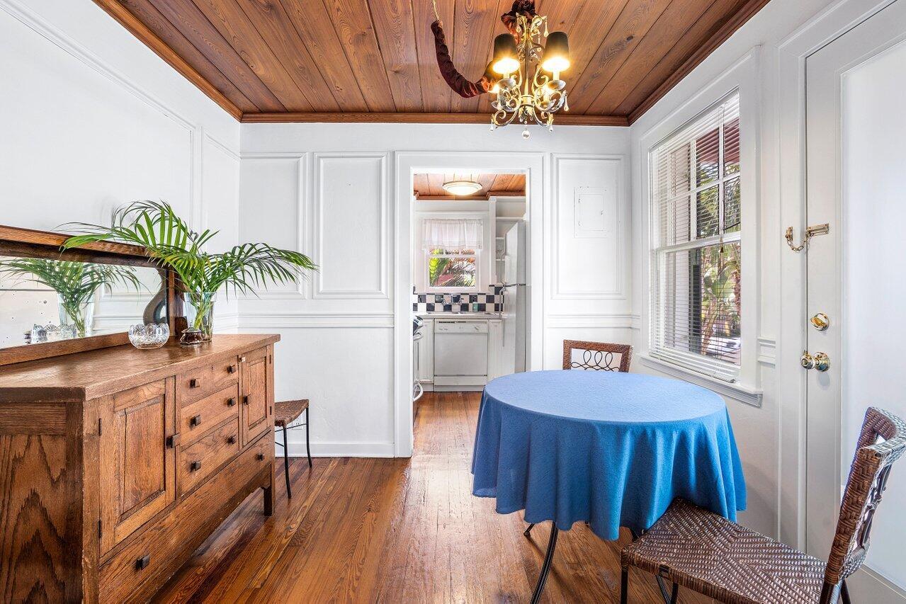 102 SE 7th Avenue Villa 2