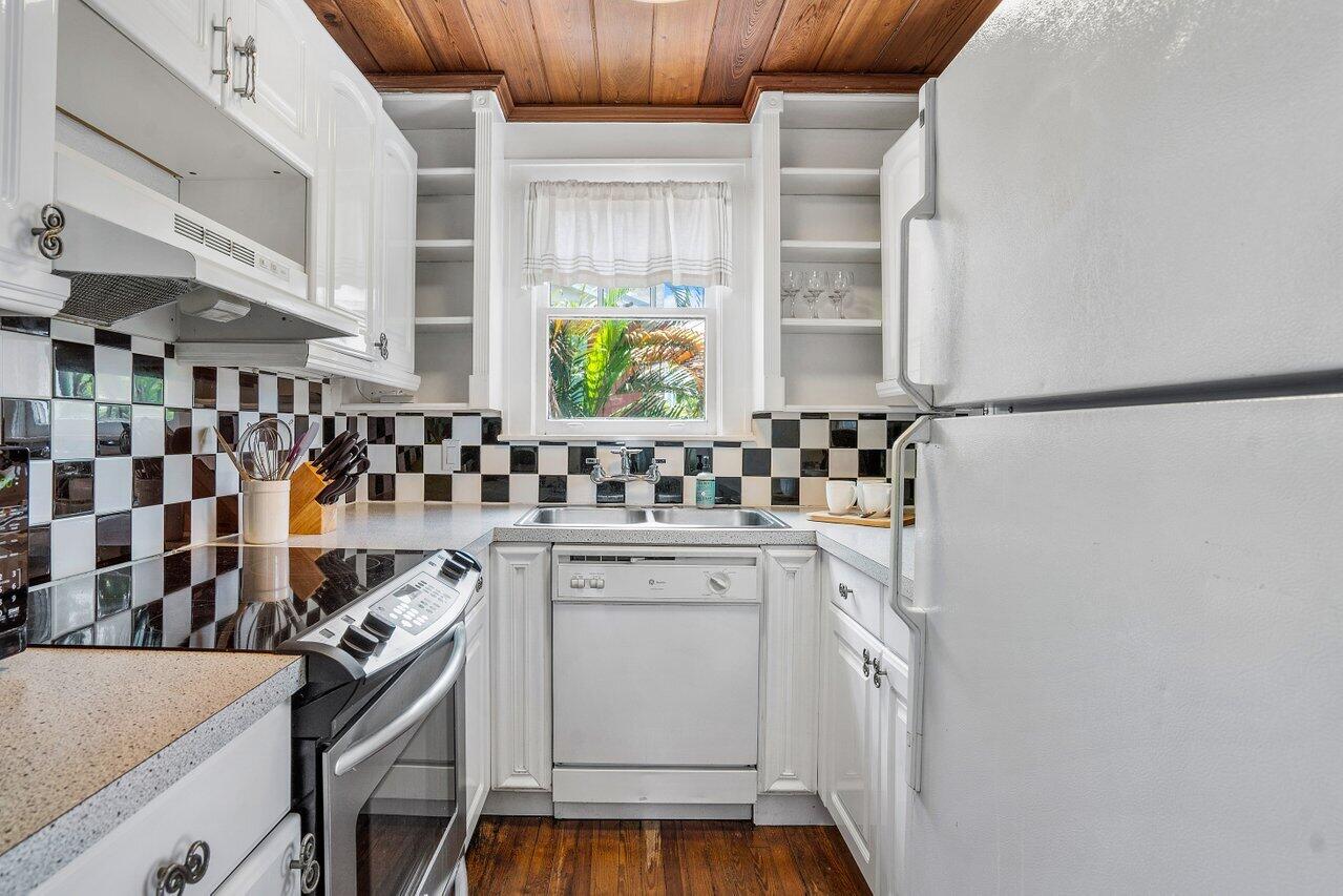 102 SE 7th Avenue Villa 2