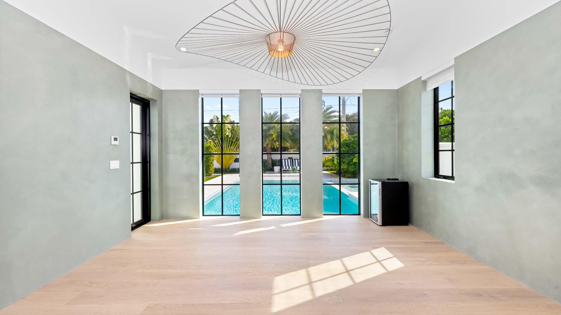 734 S Ocean Boulevard