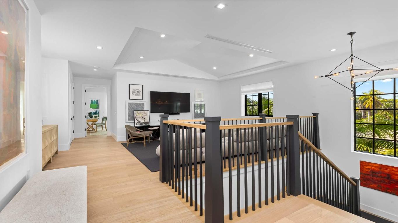 734 S Ocean Boulevard