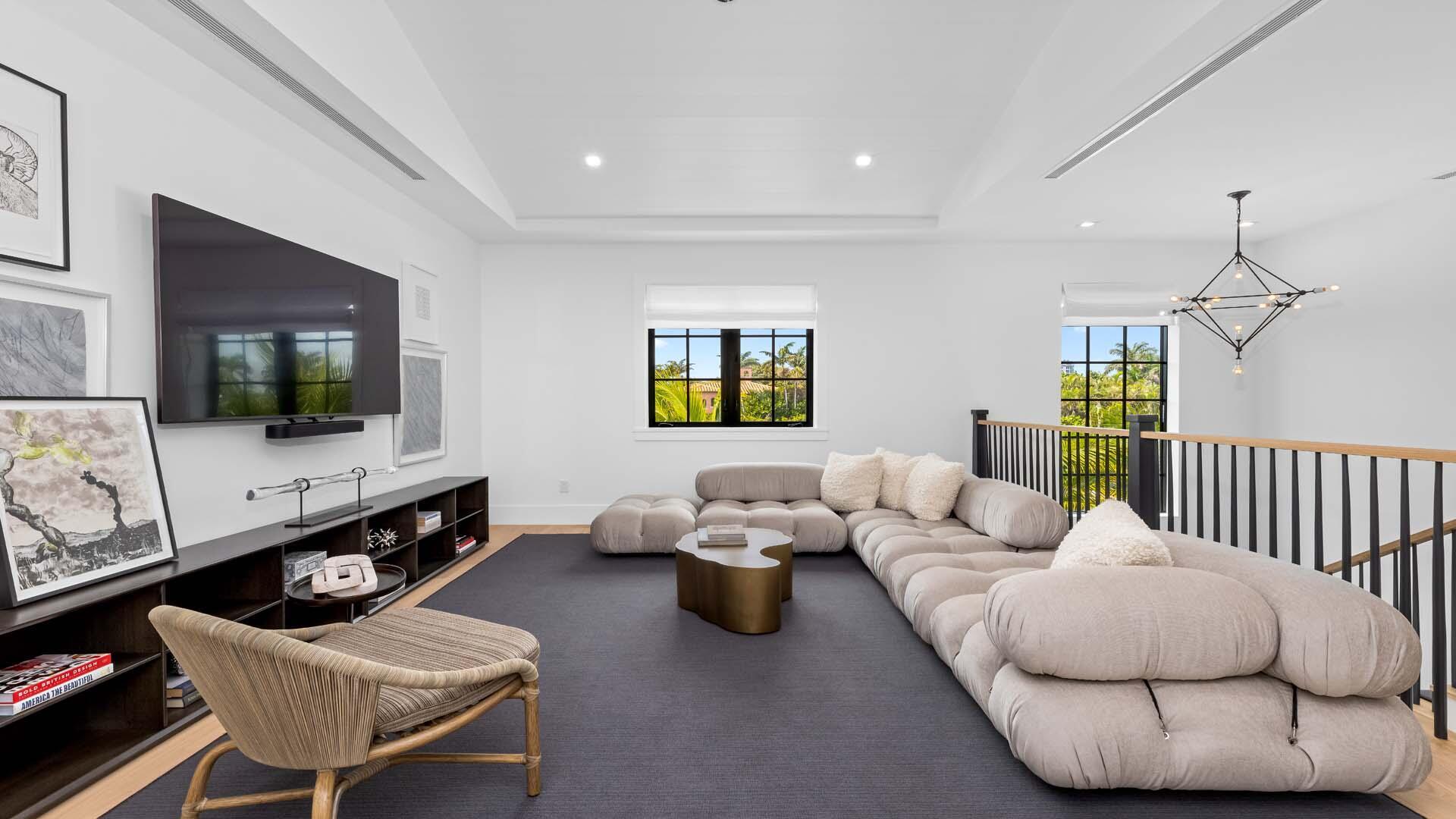 734 S Ocean Boulevard