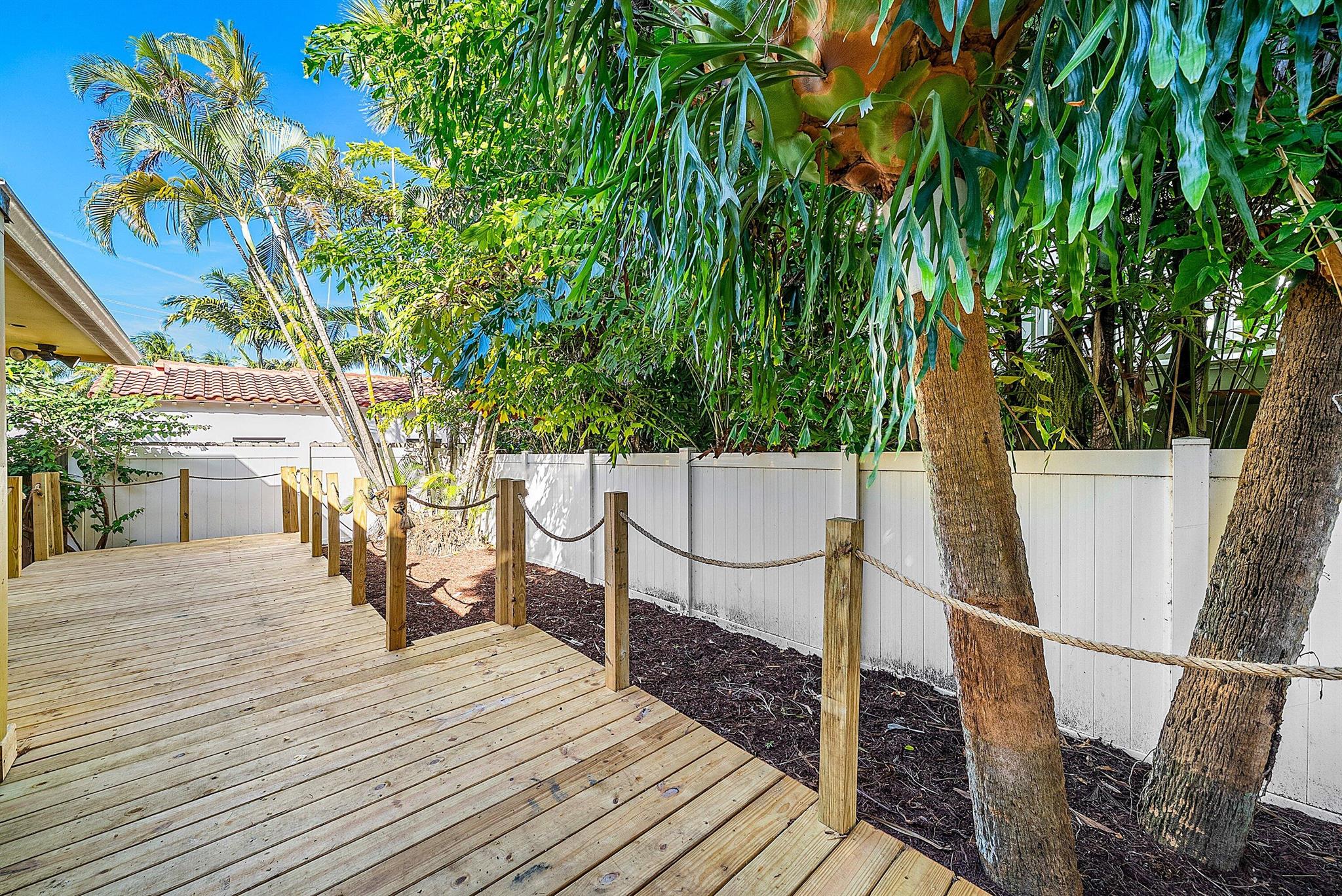 111 SE 7th Avenue A,B,C,D