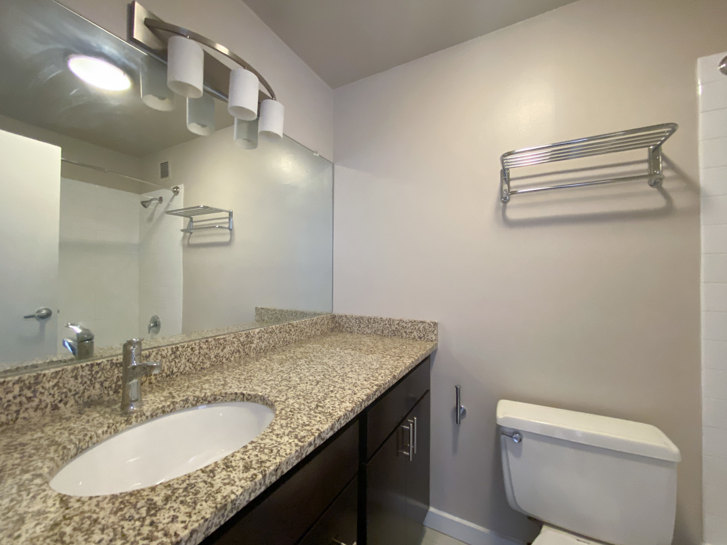 2472 N Clark Street Unit: 308