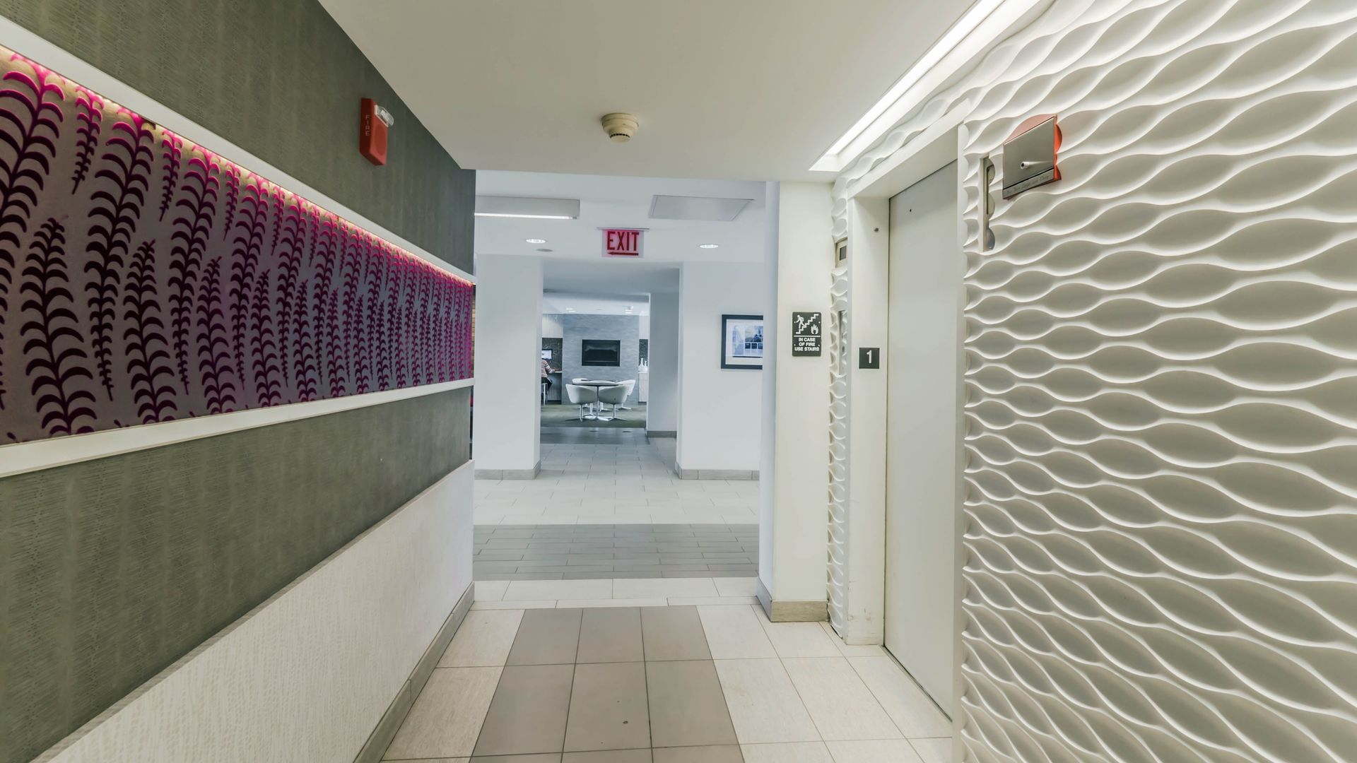 533 W Barry Avenue Unit: 11D