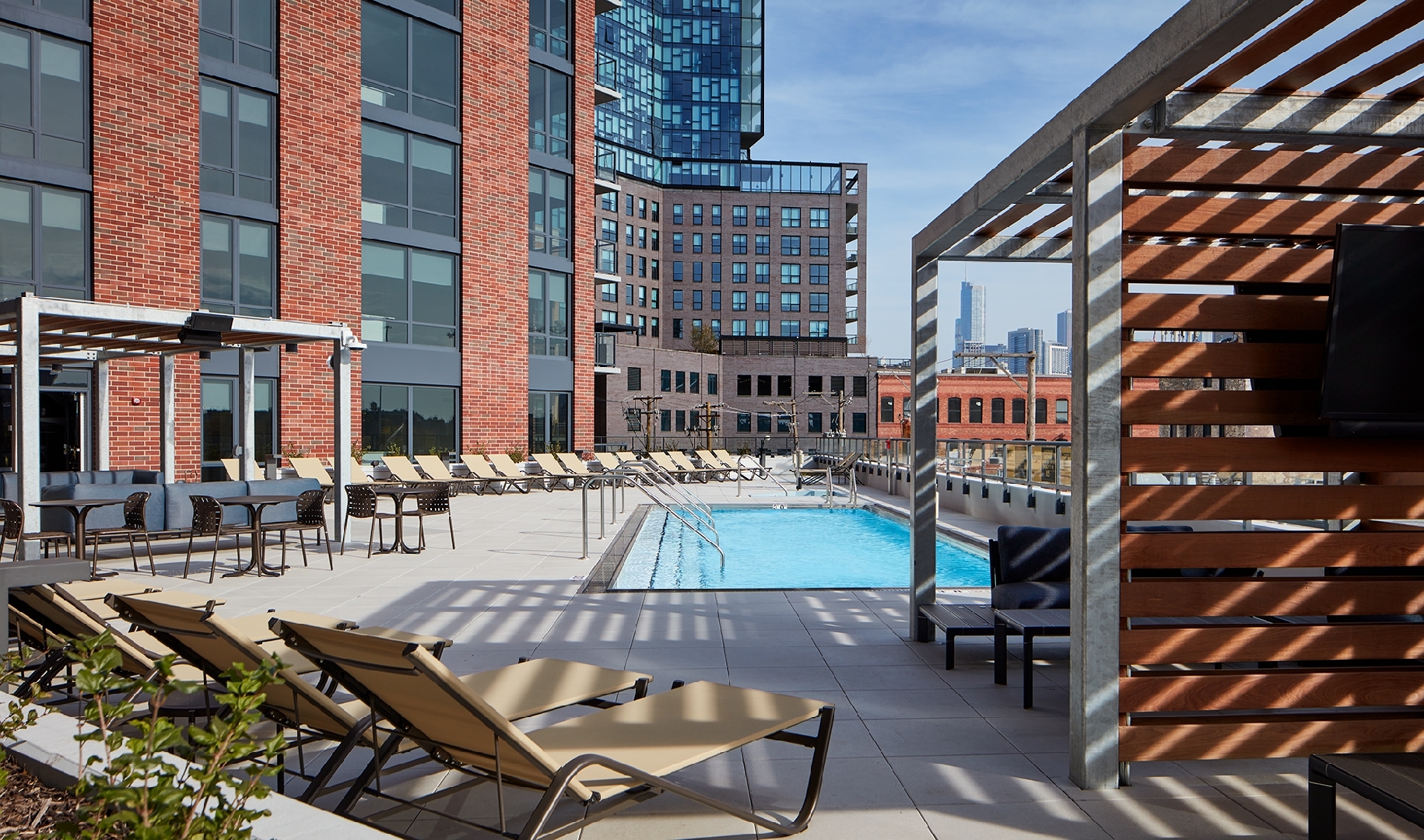740 N Aberdeen Street Unit: 402