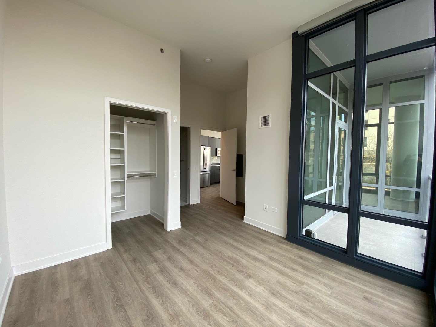 740 N Aberdeen Street Unit: 402