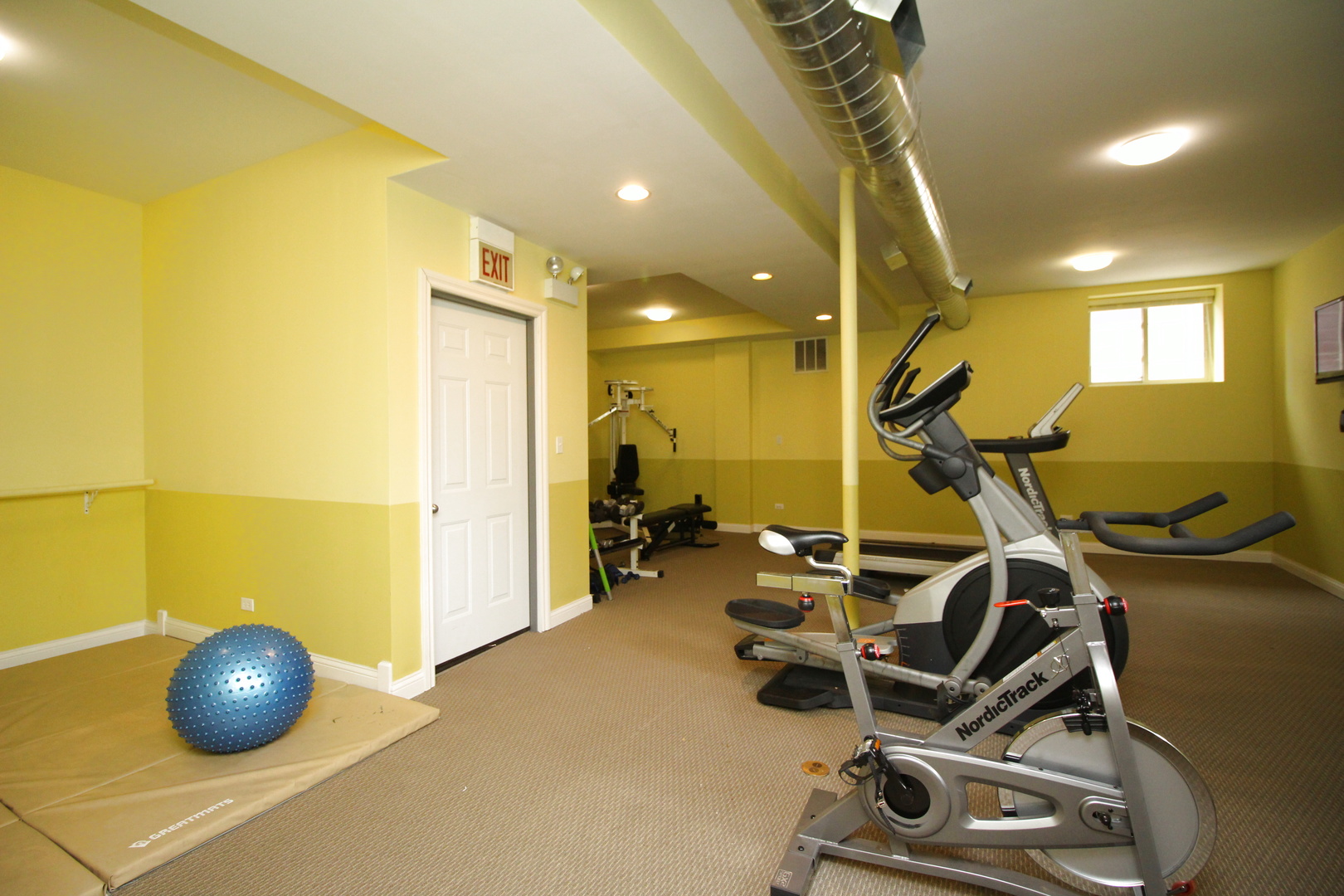 1470 W Carmen Avenue Unit: 403