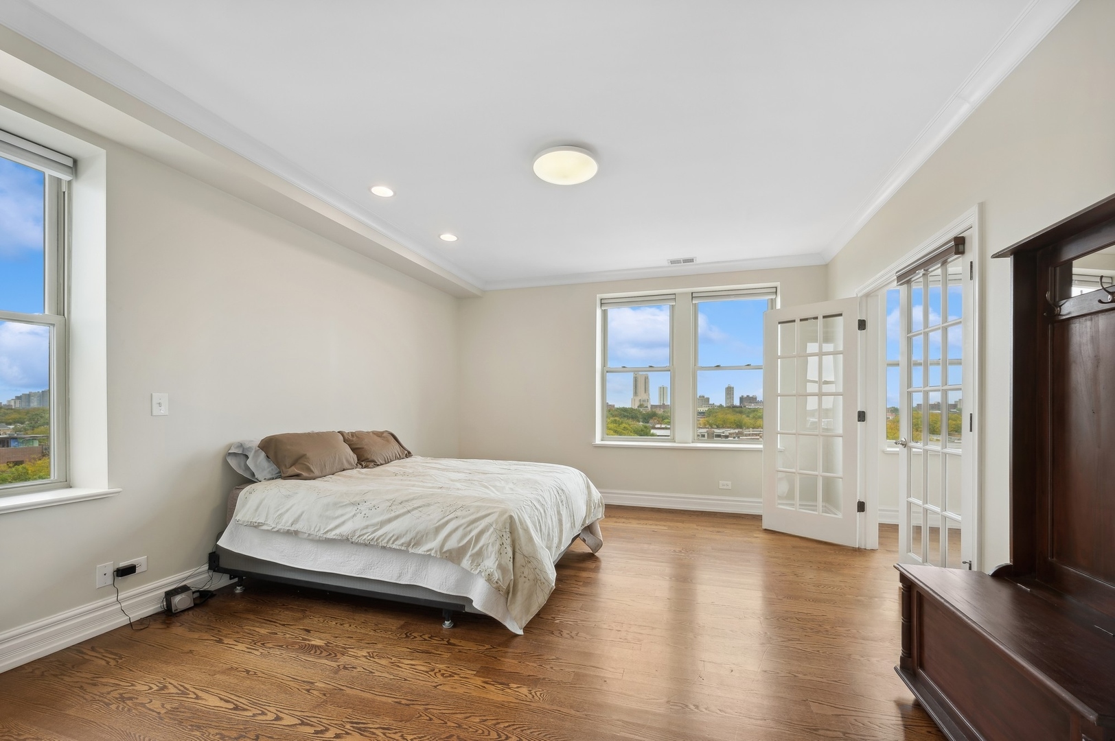 1470 W Carmen Avenue Unit: 502