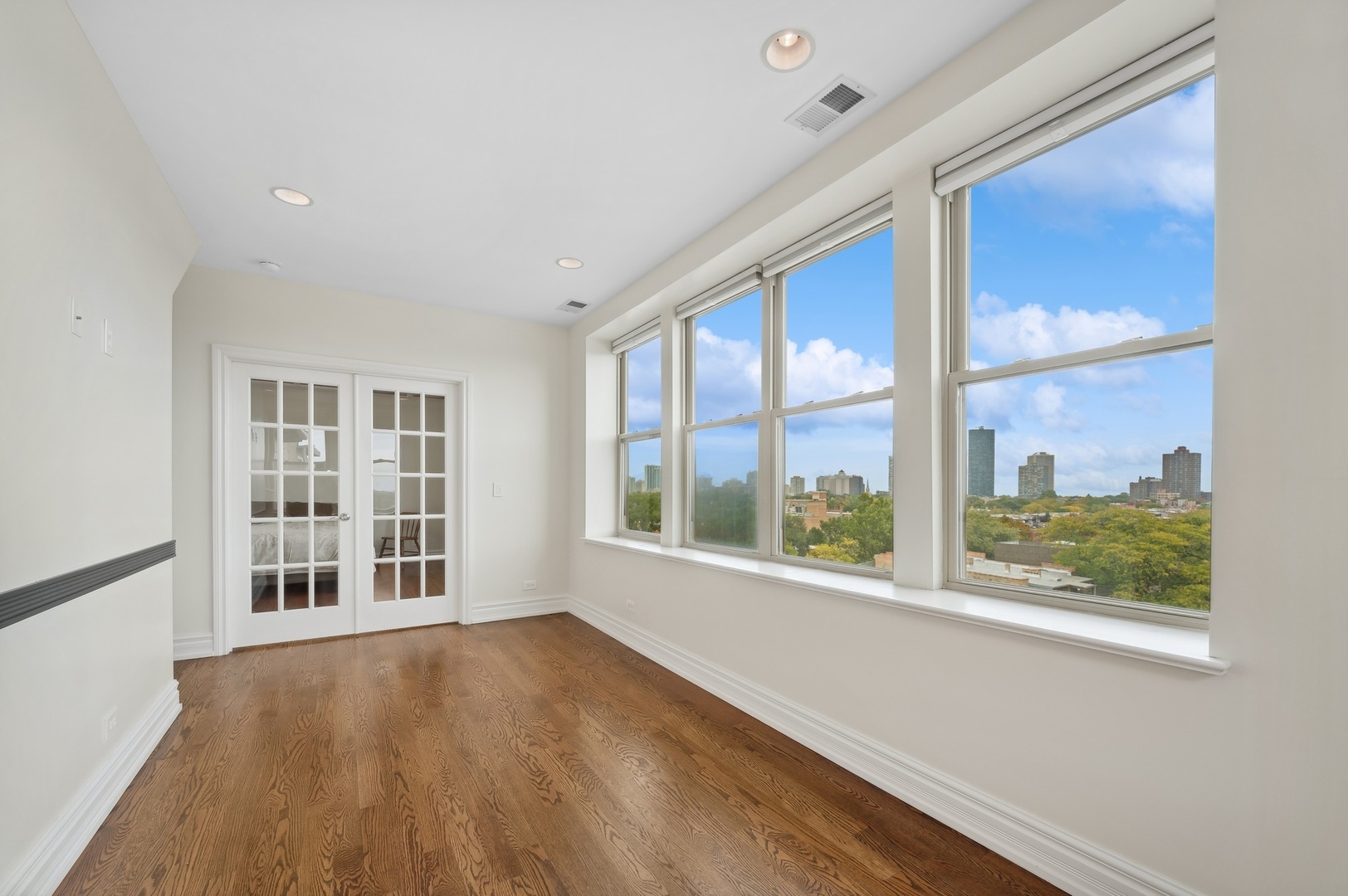1470 W Carmen Avenue Unit: 502