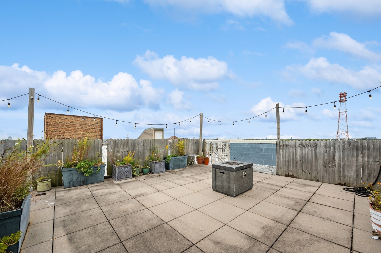 1470 W Carmen Avenue Unit: 502