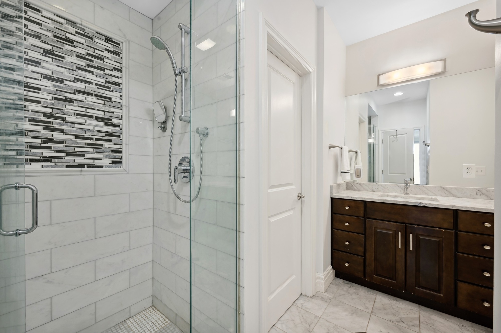 1470 W Carmen Avenue Unit: 502
