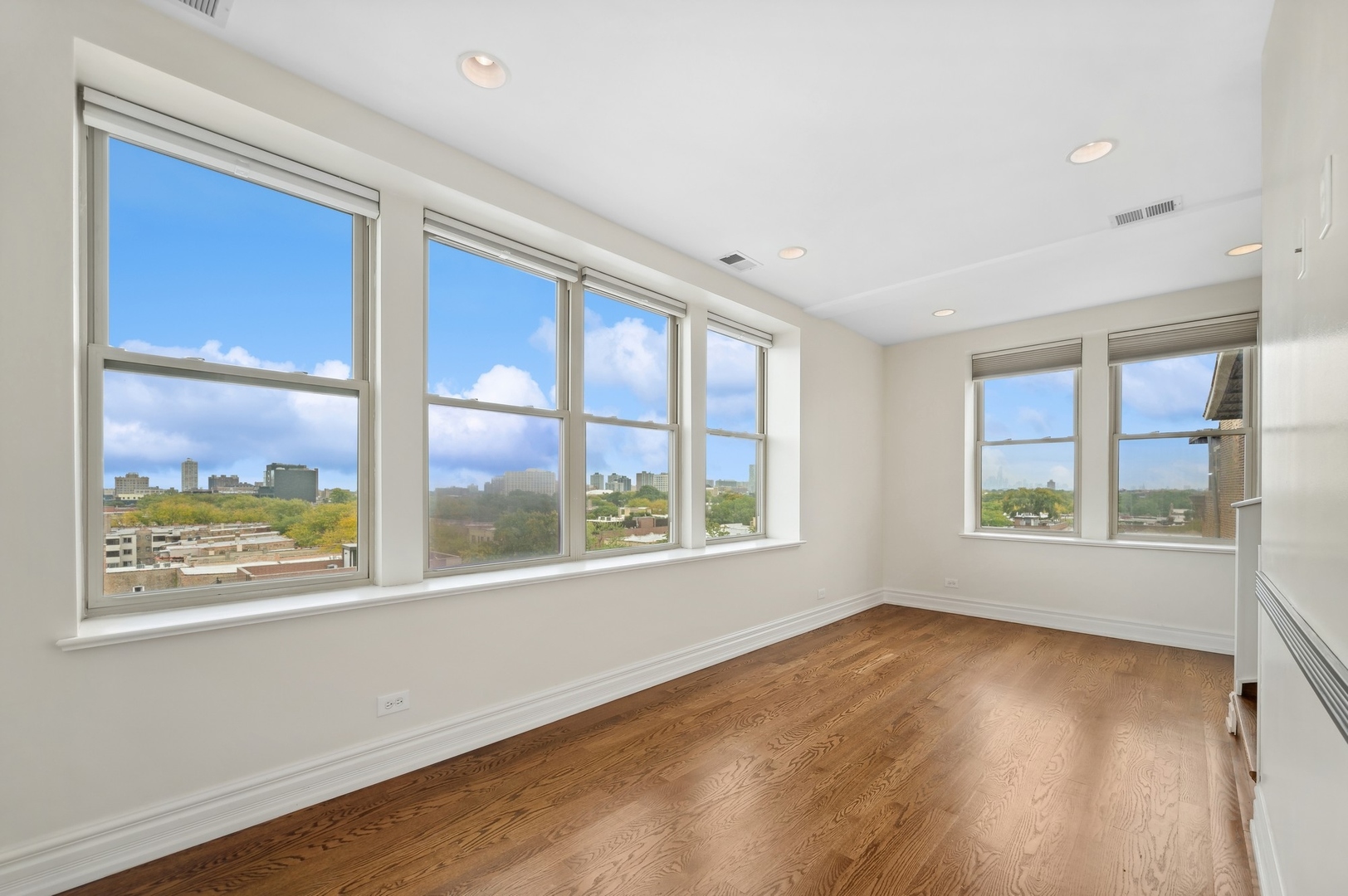 1470 W Carmen Avenue Unit: 502