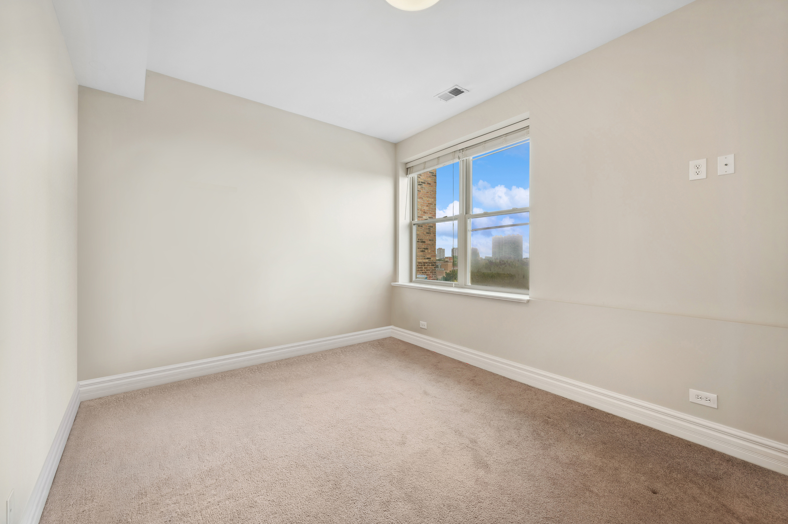 1470 W Carmen Avenue Unit: 502