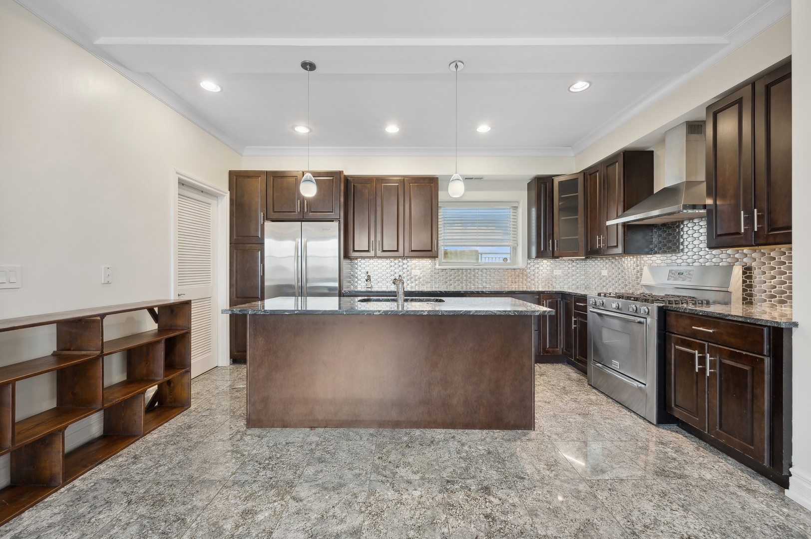 1470 W Carmen Avenue Unit: 502