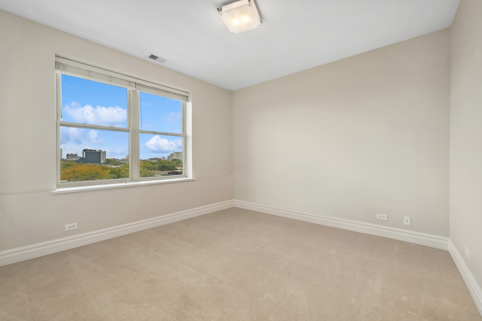 1470 W Carmen Avenue Unit: 502