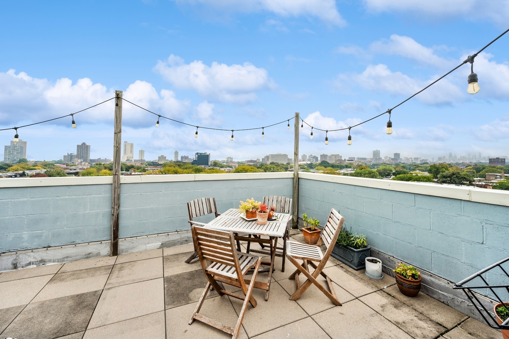 1470 W Carmen Avenue Unit: 502