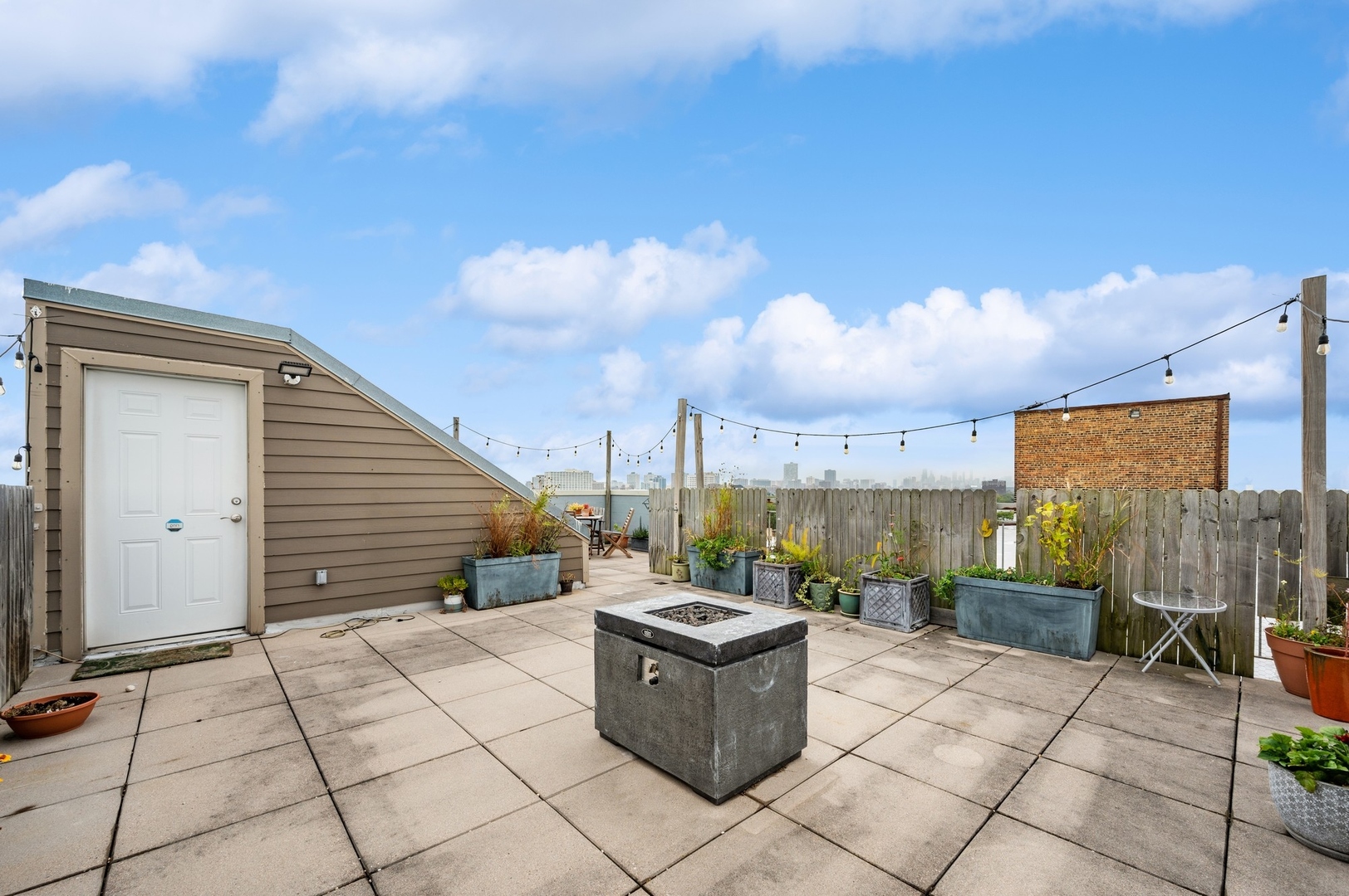 1470 W Carmen Avenue Unit: 502