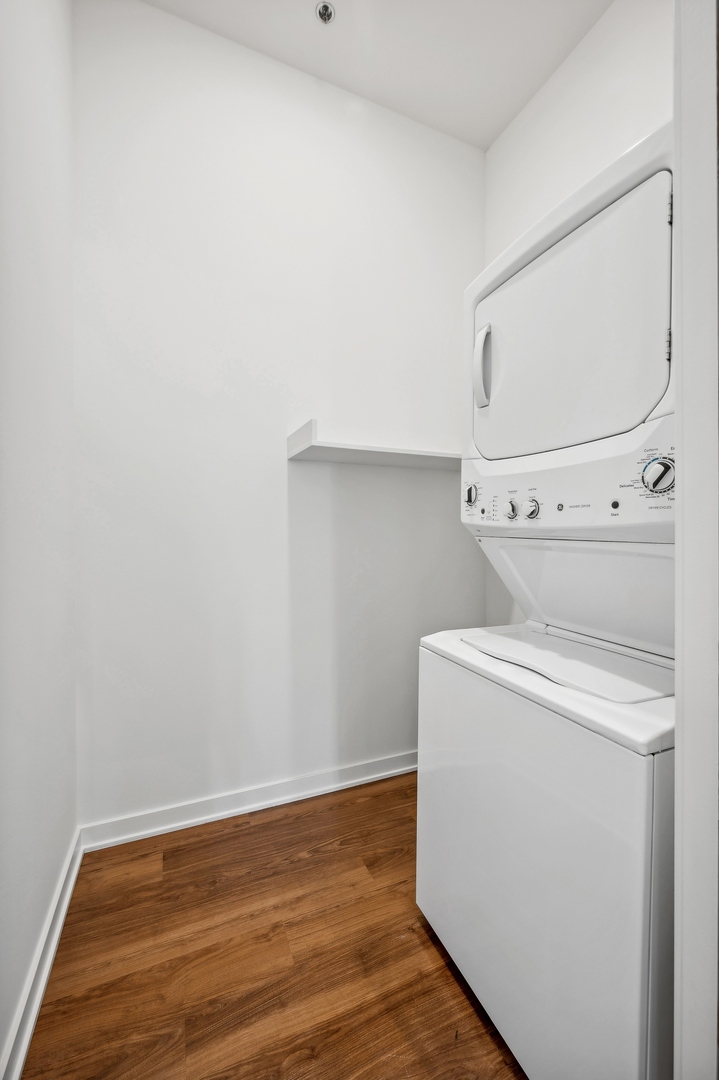 347 W Chestnut Street Unit: PH-5
