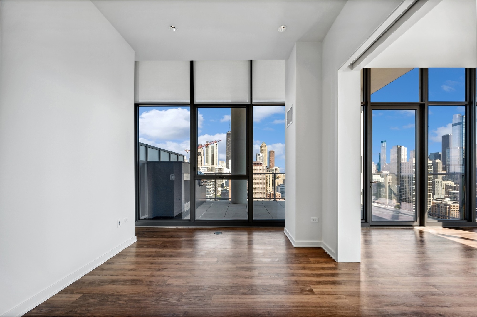 347 W Chestnut Street Unit: PH-5