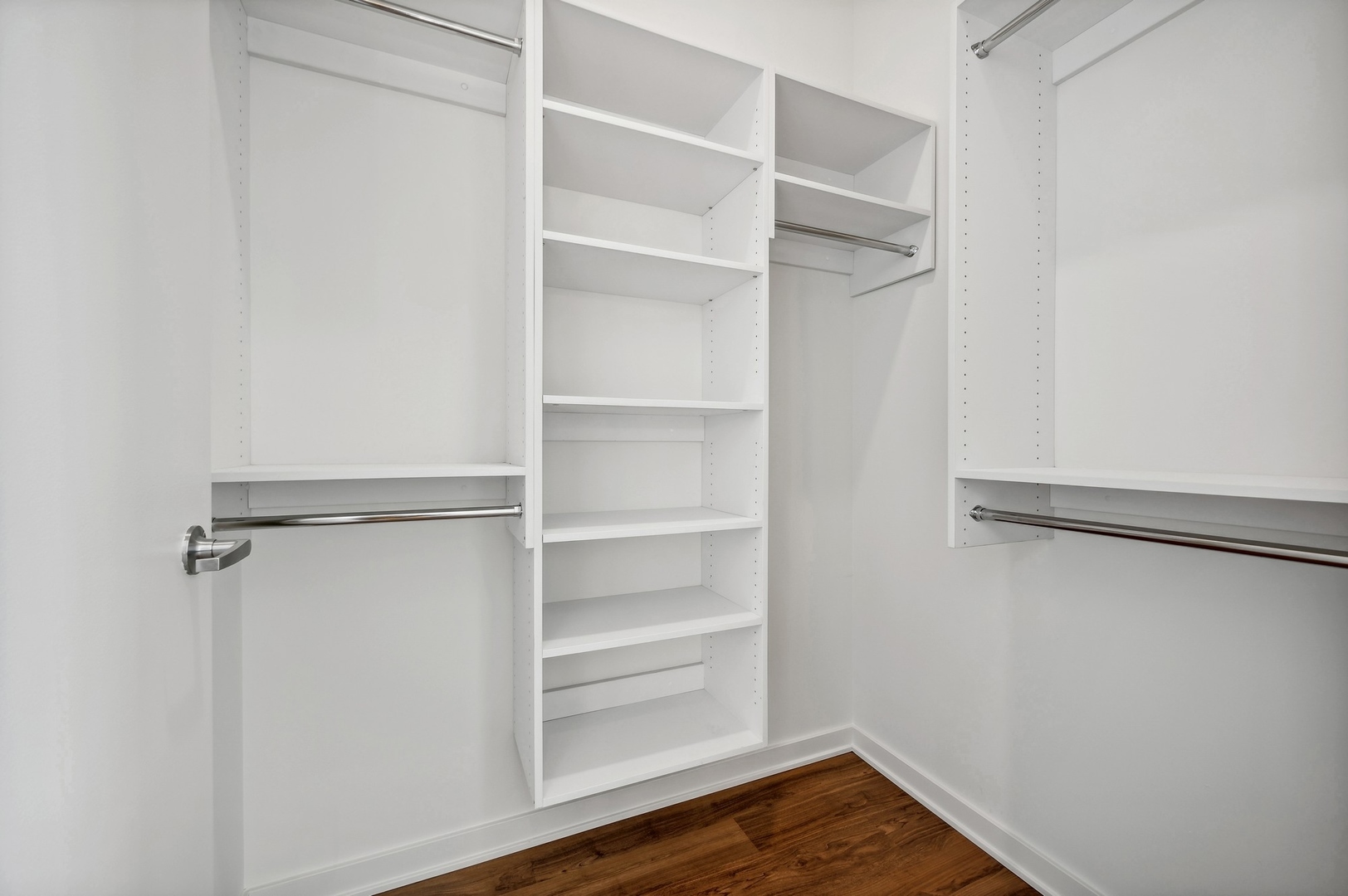 347 W Chestnut Street Unit: PH-5