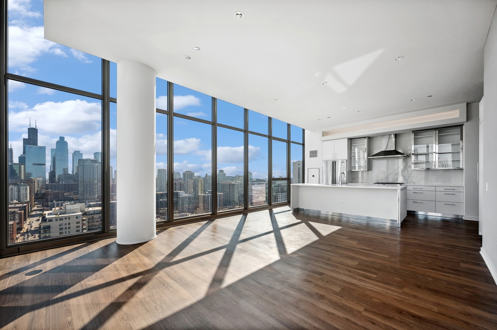 347 W Chestnut Street Unit: PH-5