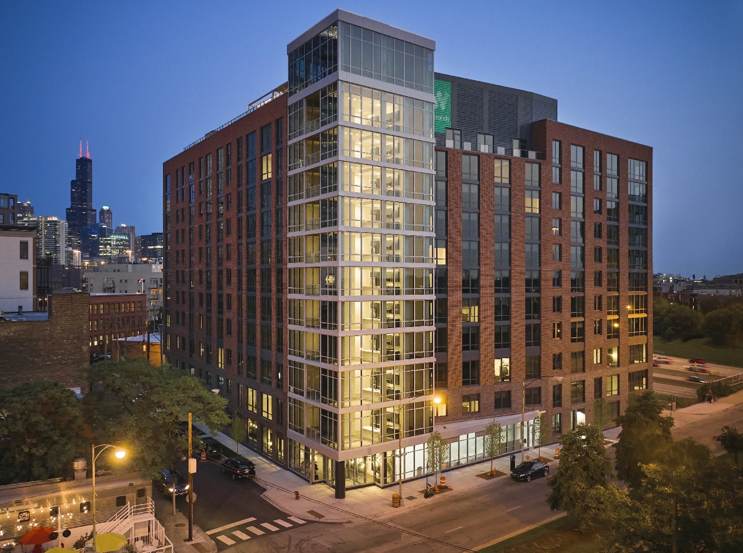 740 N Aberdeen Street Unit: 607