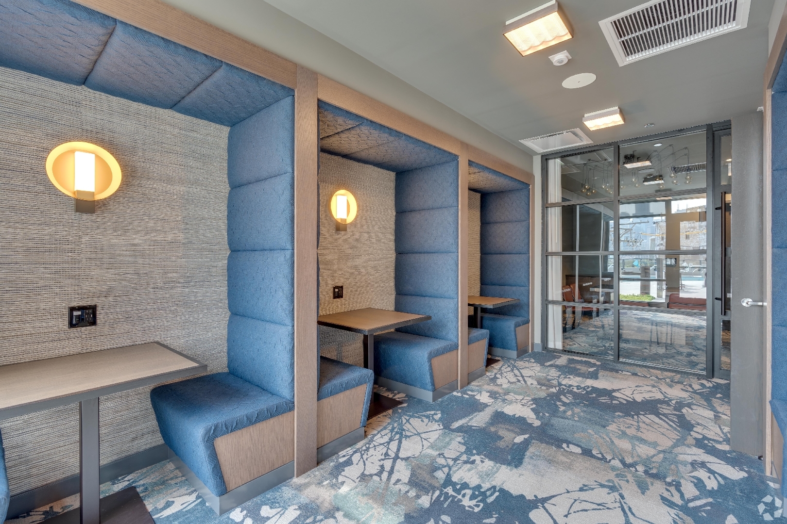 740 N Aberdeen Street Unit: 707