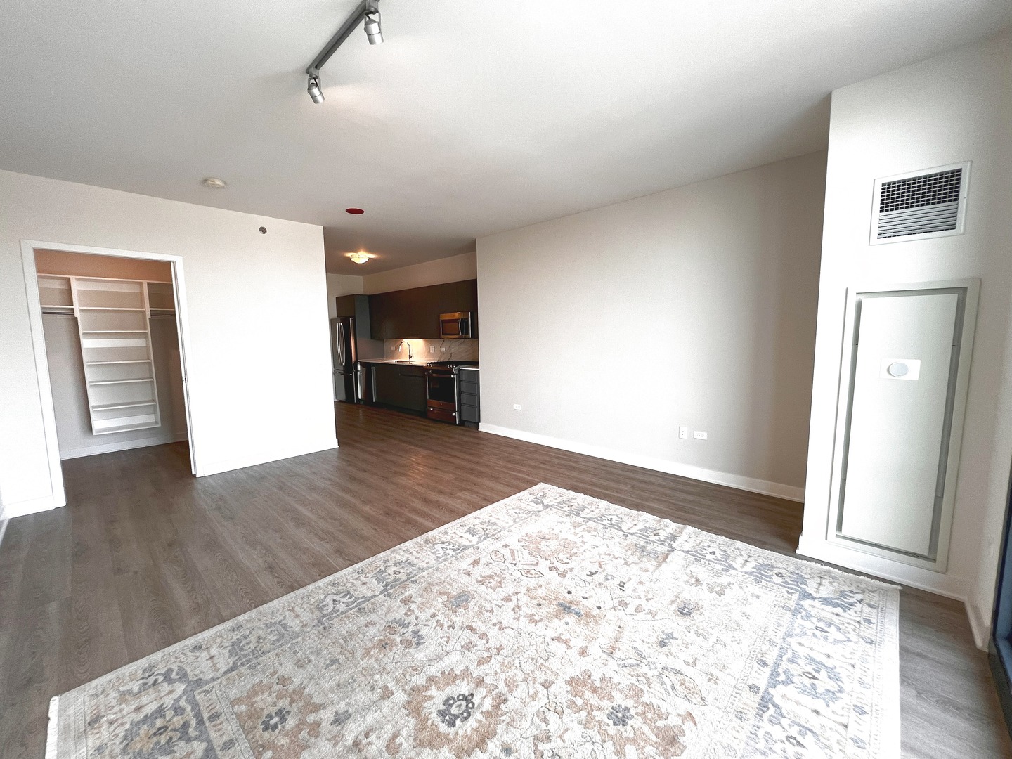 740 N Aberdeen Street Unit: 707