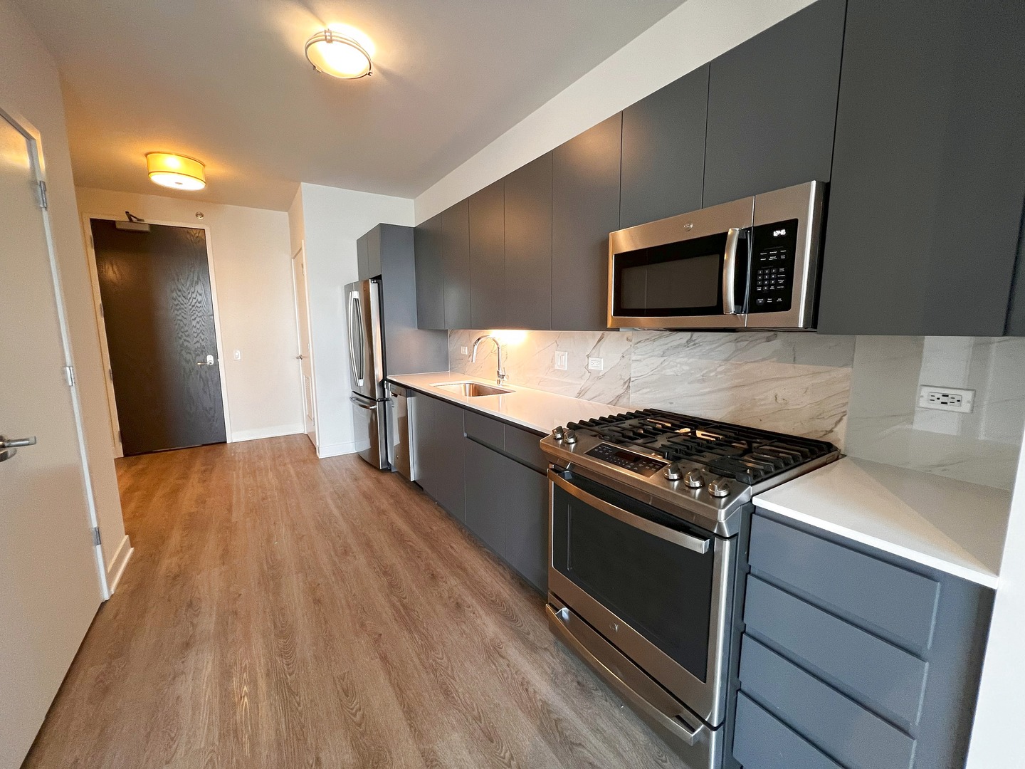 740 N Aberdeen Street Unit: 707