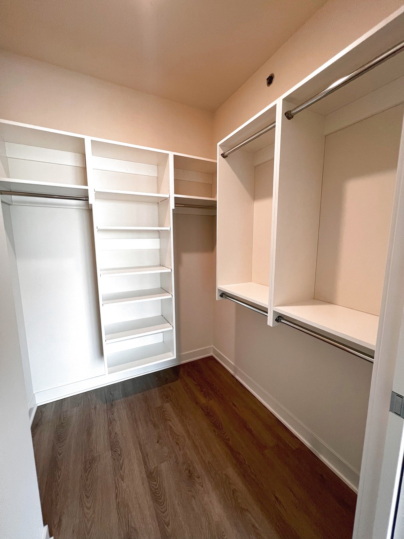 740 N Aberdeen Street Unit: 707