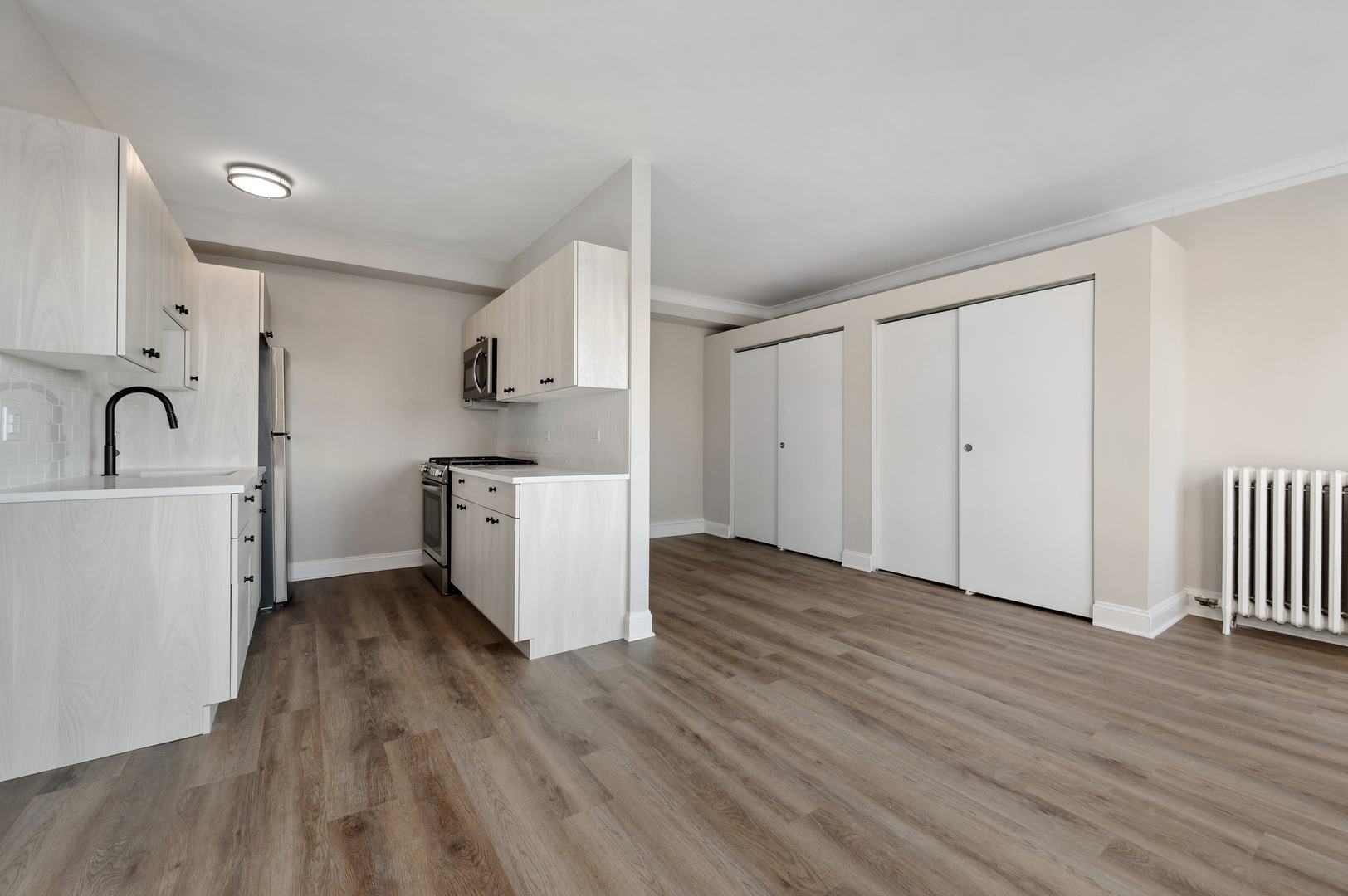 4157 N Clarendon Avenue Unit: 704