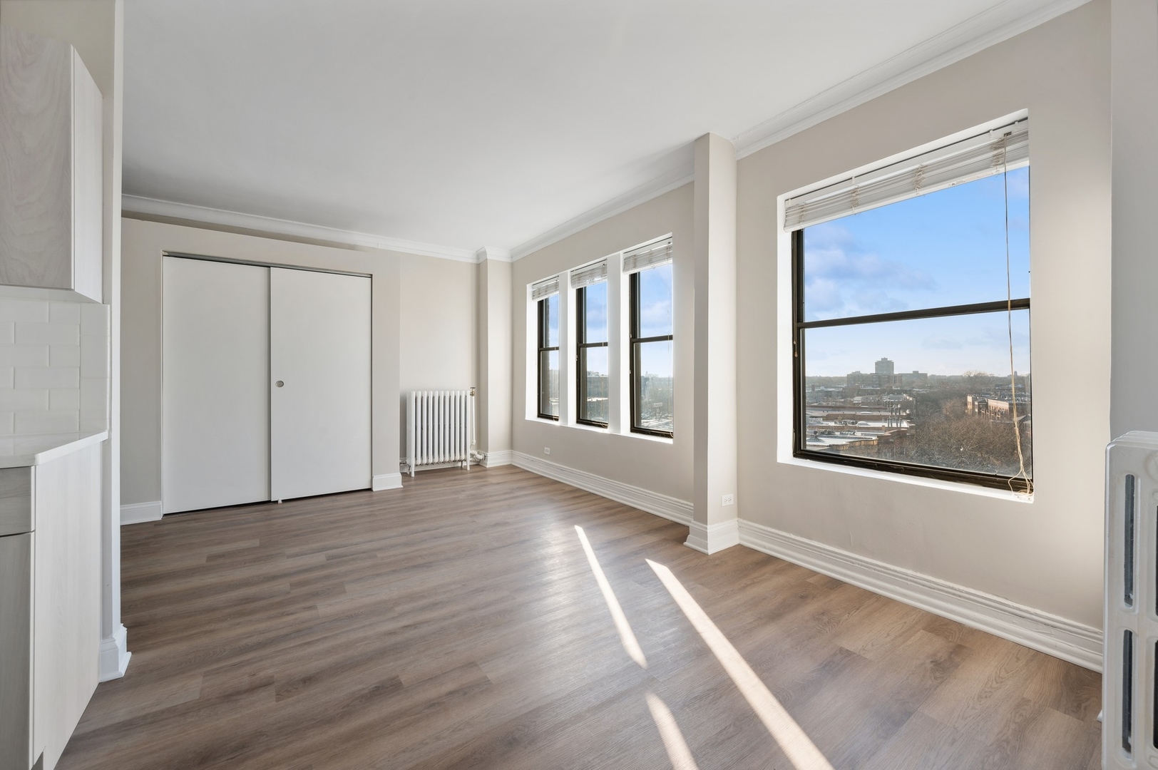4157 N Clarendon Avenue Unit: 704