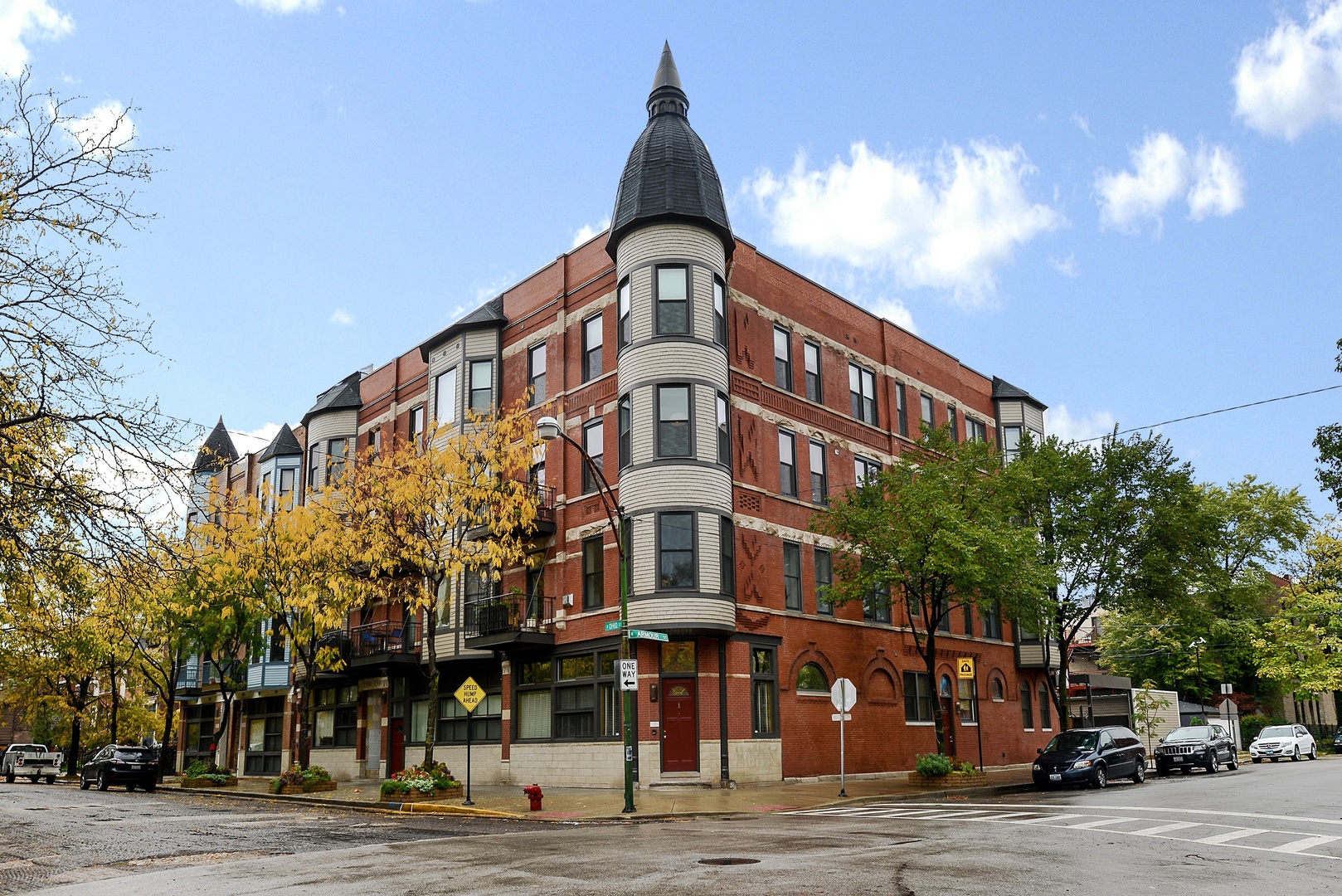 1502 W OHIO Street Unit: 3R