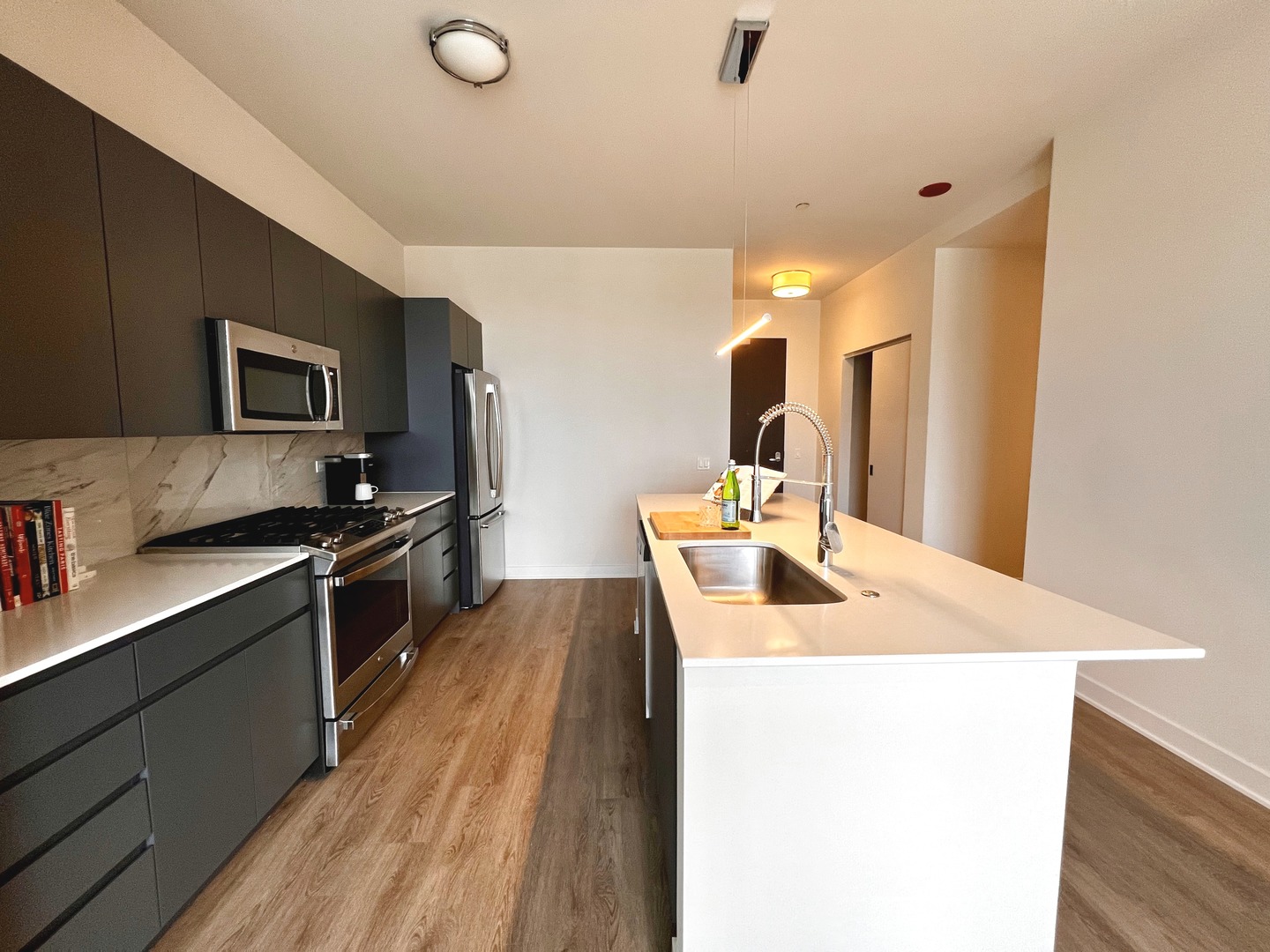 740 N Aberdeen Street Unit: PH-1119
