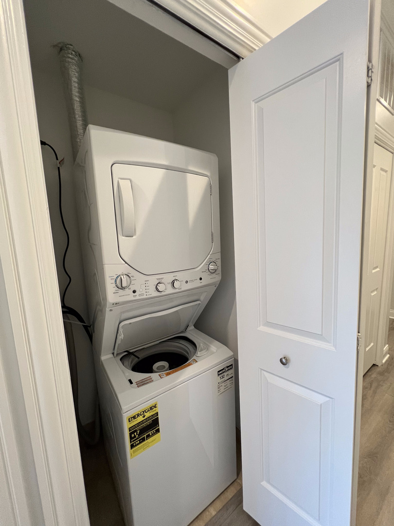 1002 W Van Buren Street Unit: 201