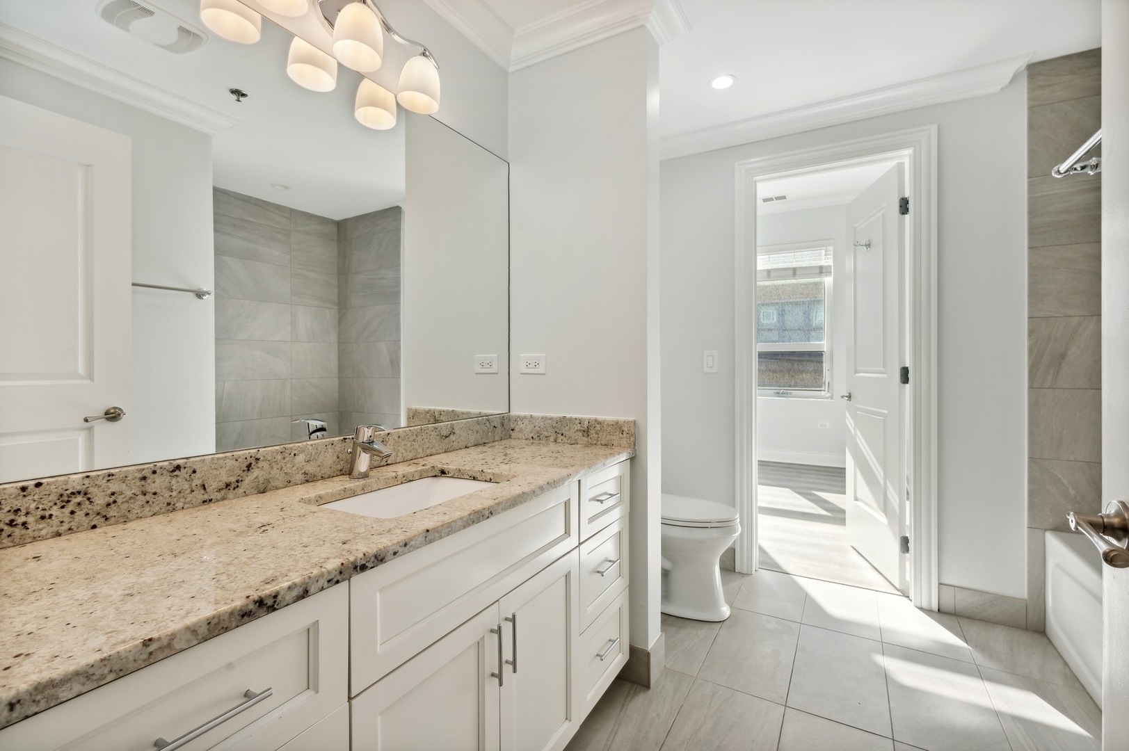 1002 W Van Buren Street Unit: 201