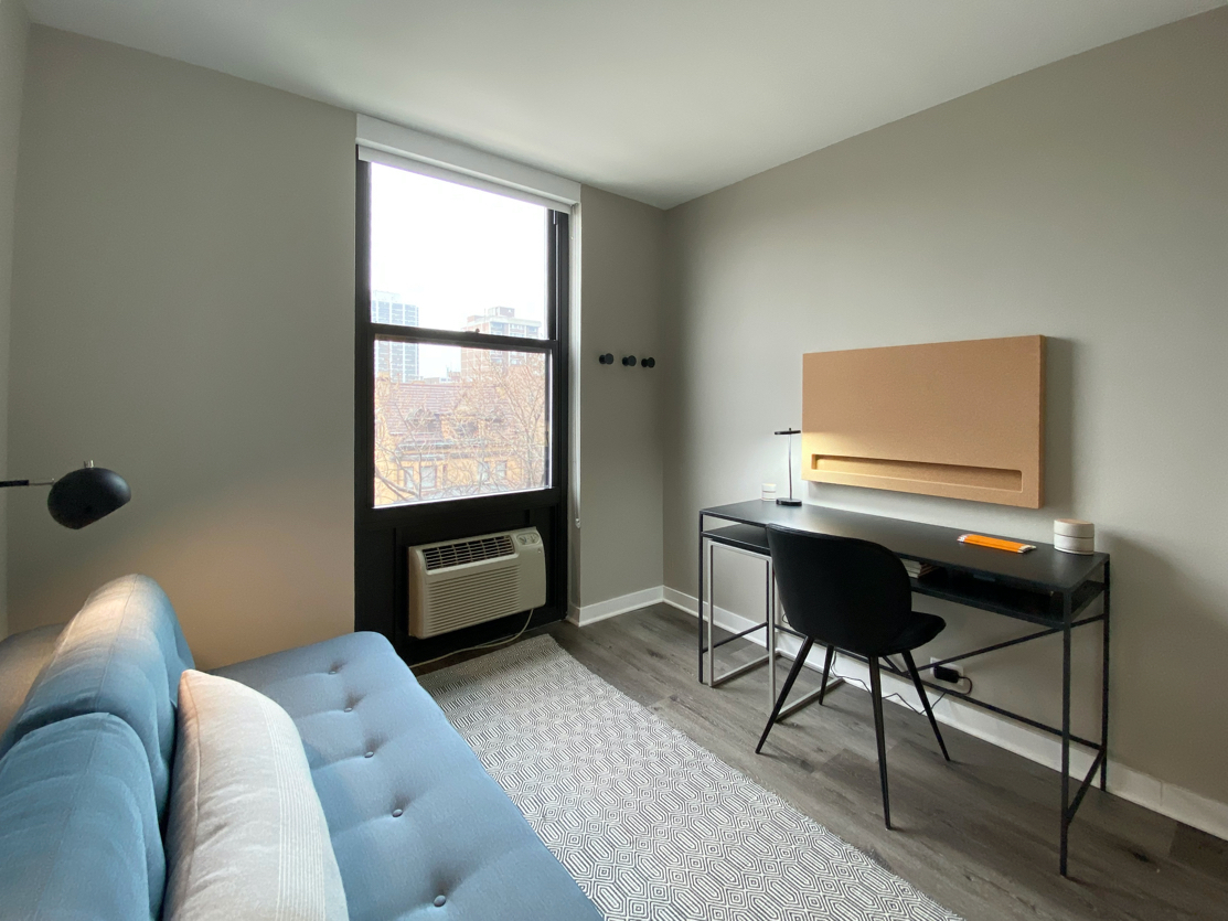 533 W Barry Avenue Unit: 11K