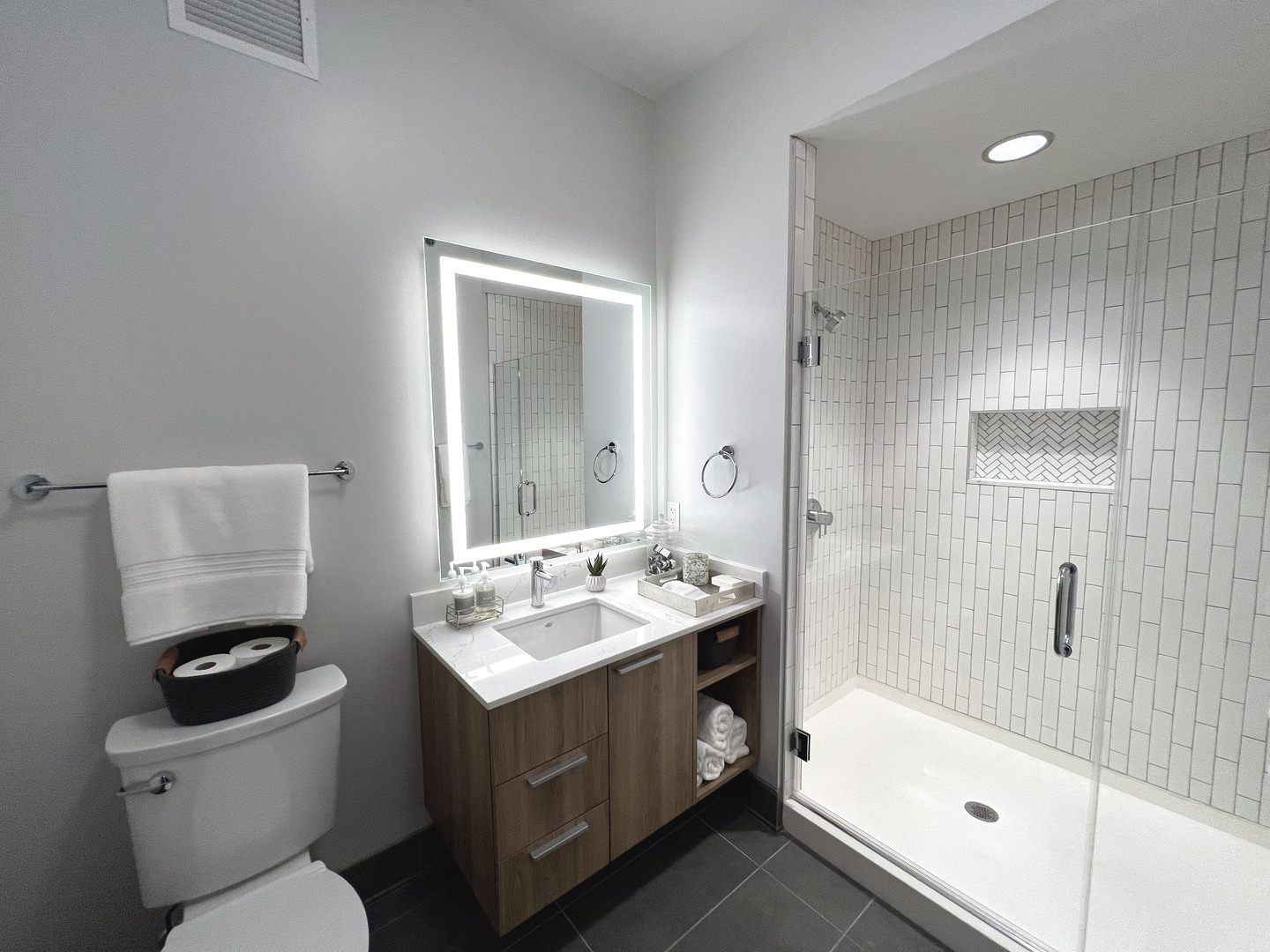 1210 N State Parkway Unit: 904