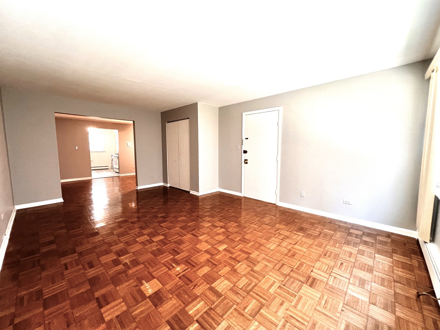 2060 W Chase Avenue Unit: 1A